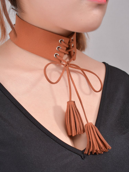 Choker sznurowany frędzle brązowy