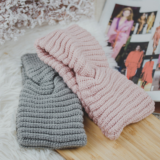 OPASKA DO WŁOSÓW na głowę GRUBA zimowa na uszy SZEROKA węzeł