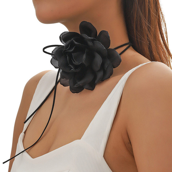 CHOKER Naszyjnik ozdobny na szyję KWIAT róża na rzemyku elegancki czarny